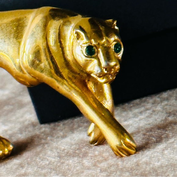 GIVENCHY Panther Gold brooch pin vintage lioness designer lion - Picture 7 of 8